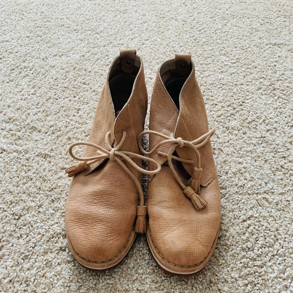 Hush Puppies Women’s Beige Lace Up Ankle Boots